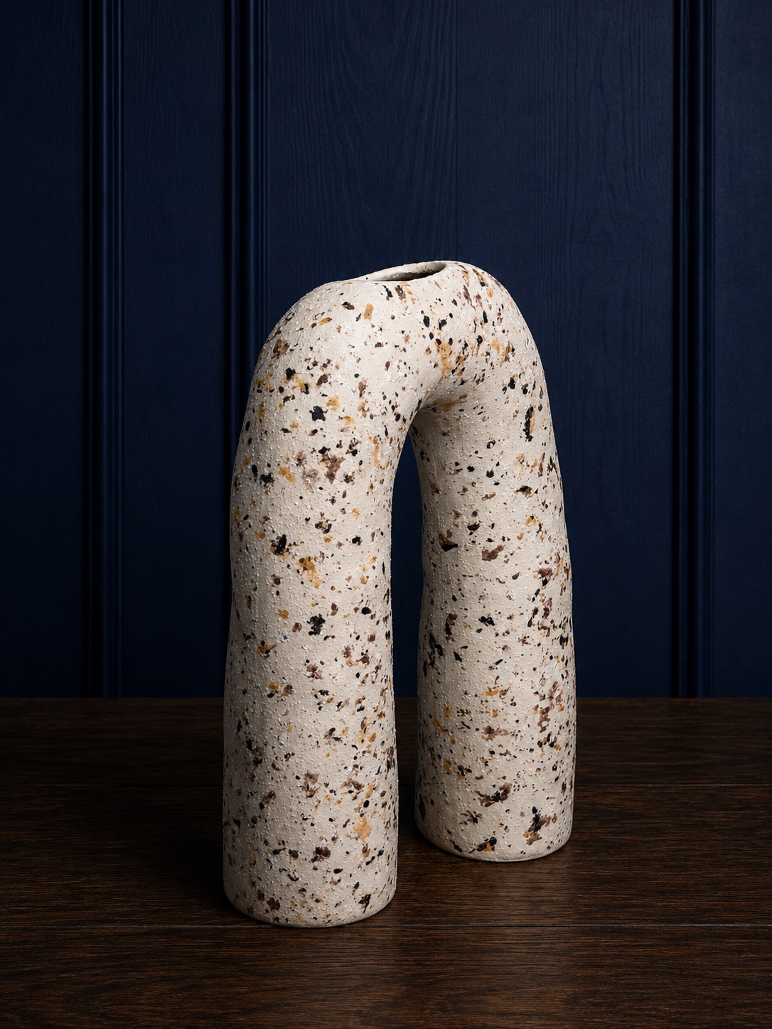 Vessels & Sculptural Décor
